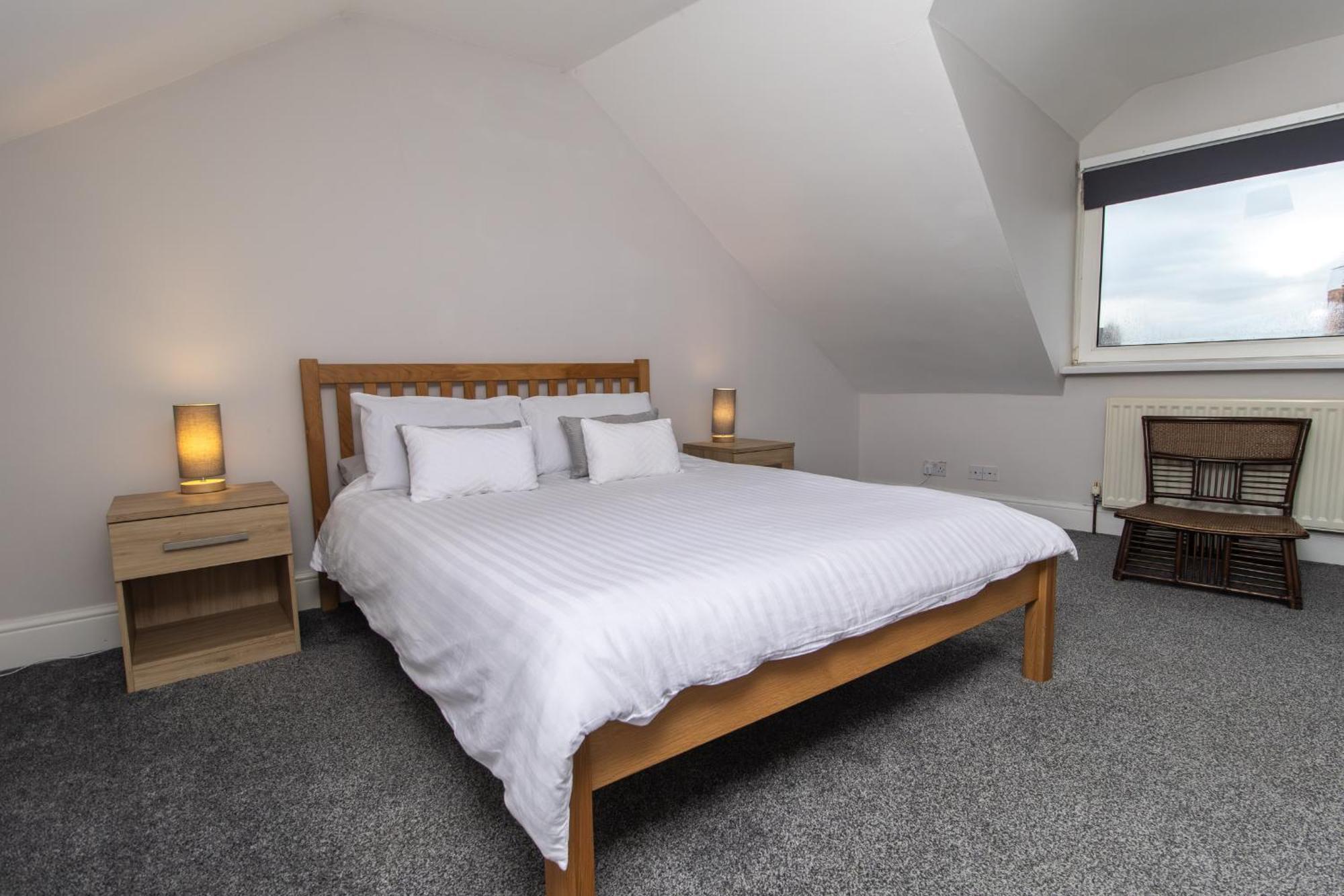 Dwellcome Home Ltd 4 King Bedroom Townhouse, Free Parking, Fast Wifi, Fully Equipped Kitchen, 15 Min Drive To Nissan, 20 Min To Newcastle Sunderland, Ideal For Long Term Contractor Etc Stays, Regular Housekeeping Option - See Our Site For Assurance เซาท์ชีลด์ส ภายนอก รูปภาพ